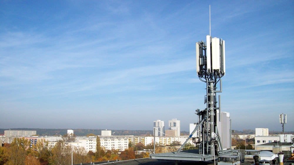 o2 Funkmast - Antenne - Halle Neustadt