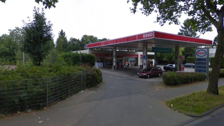 Esso - Tankstelle - Rösrather Straße - Köln-Ostheim