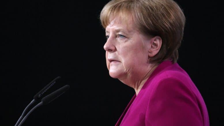 Angela Merkel - Mikrofone - Bundeskanzlerin