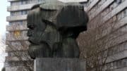Karl-Marx-Monument - Gebäude