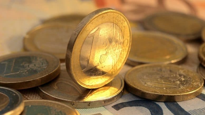 Euro - Euroscheine - Eurostücke - Euromünzen - Münzen - Kleingeld - Bargeld - Geld