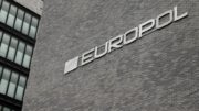 Europol - Europäisches Polizeiamt - Polizeibehörde - Europäische Union - Gebäude - Aufschrift - Den Haag - Niederlande