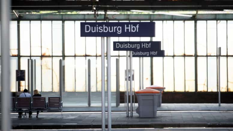 Duisburg Hauptbahnhof - Bahnsteig - Gleise - Duisburg