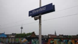 Köln-Ehrenfeld - Bahnhof - Haltestelle - Schild - Bahnsteig - Köln-Ehrenfeld