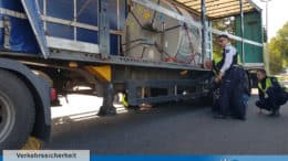 Sattelzug - Gebrochener Rahmen - LKW - Stahlrolle - Bundespolizisten - Raststätte Aggertal
