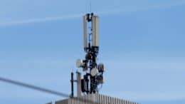 Basisstation - Handy - Sendemast - Mobilfunkmast - Dach