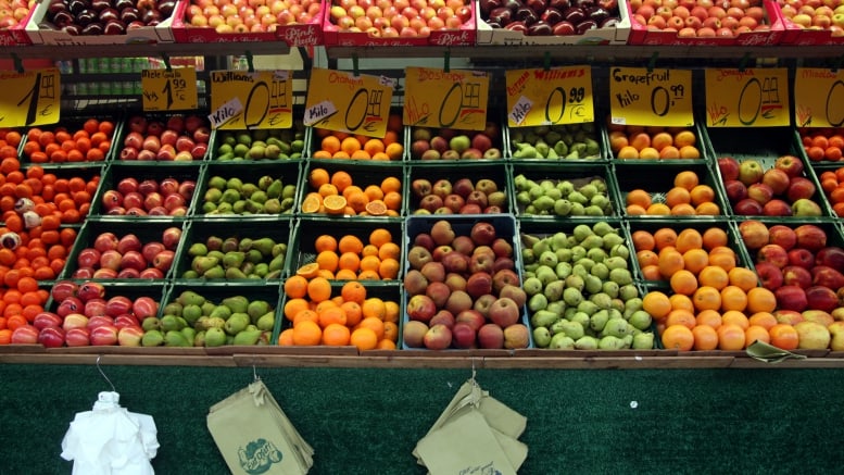 Früchte - Obst - Gemüse - Stand - Verkaufsstand - Preise - Schilder - Tüten - Taschen