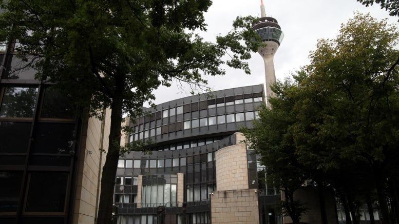 Landtag - Nordrhein-Westfalen - NRW - Baum - Gebäude - Fenster