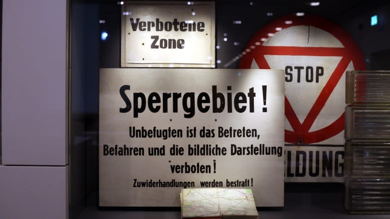 DDR - Verbotsschilder - Sperrgebiet - Verbotene Zone - Stop - Schilder