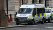 Police - Polizei - Britische Polizei - Einsatzwagen - Blaulicht - Sirenen - Straße - Großbritannien