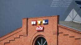 RTL - n-tv - Studio - Gebäude - Mauer - Glas - Fernsehsender - Sender