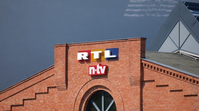 RTL - n-tv - Studio - Gebäude - Mauer - Glas - Fernsehsender - Sender