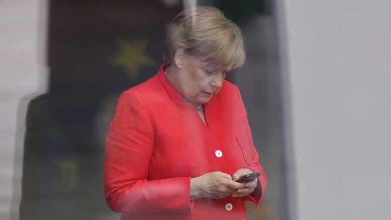 Angela Merkel - Politikerin - Bundeskanzlerin - CDU - Smartphone