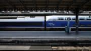Train a grande vitesse - TGV - Hochgeschwindigkeitszug - Zug - Bahnhof - Schienen
