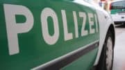 Polizei - Polizeiauto - Einsatzwagen - Einsatzfahrzeug - Streifenwagen - Straße - Polizeistreife