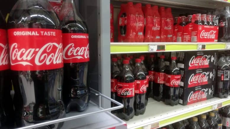 Coca Cola - Original Taste - Flaschen - Supermarkt - Regel