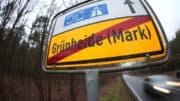 Gemeinde Grünheide Mark - Ortsschild - Bundesautobahn 10