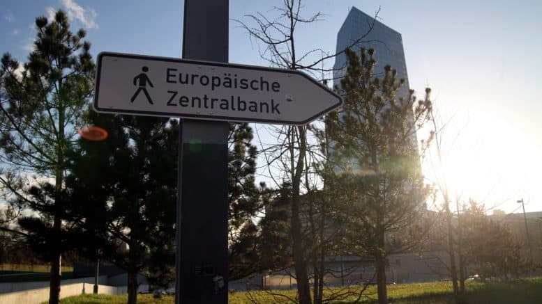Europäische Zentralbank - Fußgängerschild - Öffentlichkeit