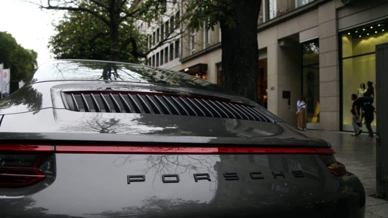 Porsche - Auto - Öffentlichkeit - Straße - Düsseldorfer Königsallee