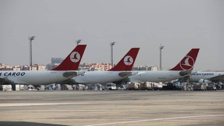 Turkish Airlines - Teilstaatliche Fluggesellschaft - Istanbul - Türkei