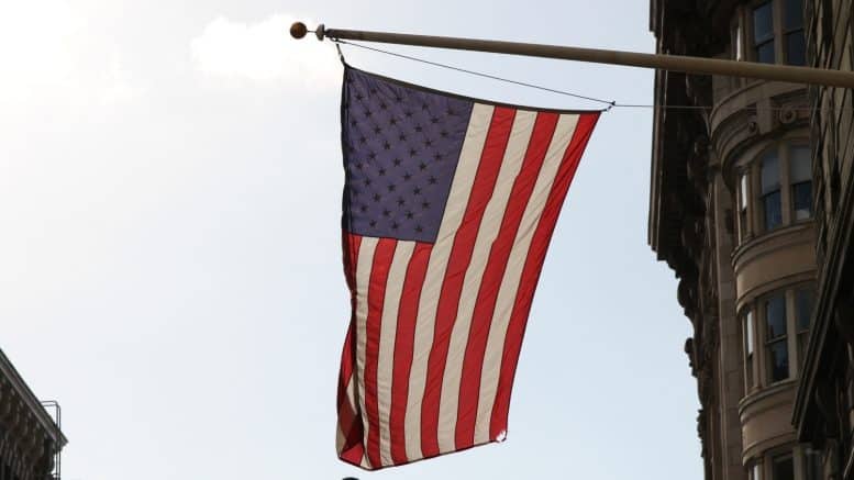 Flagge der Vereinigten Staaten - US-Flagge - USA - Gebäude