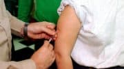 Impfung - Schutzimpfung - Vakzination - Spritze - Menschen