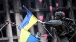 Ukrainische Flagge - Figuren - Frau - Ukraine