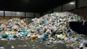 Müll - Plastik - Halle - Deponie