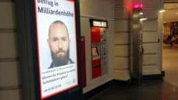 Betrug in Milliardenhöhe - Jan Marsalek - Ex-Wirecard-Vorstand - Polizeipräsidium München - Bahnhof - Reklame