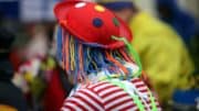 Clown - Kostüm - Karneval - Straße