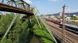 Wuppertaler Schwebebahn - Schienen - Zug - S-Bahn - Regional Express - Bauhaus - Baumarkt - Wuppertal-Oberbarmen