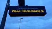 Fahrgastinformation - Mund-Nase-Bedeckung - Hinweis - Deutsche Bahn - Bahnsteig