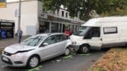 Unfall - Auto - Fußgängerin - Polizei Köln - Oktober 2020 - Mathias-Brüggen-Straße - Köln-Vogelsang
