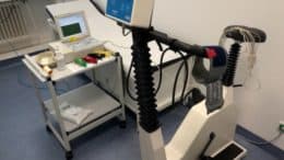 Fahrradergometer - Heimtrainer - Trimm-Dick-Rad - Fitnessgerät - Belastungs-EKG - Arztpraxis