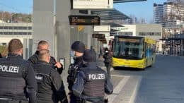 Polizei - Ordnungsamt - Masken-Kontrolle - Bahnhof - Bus - Dezember 2020 - Bergisch Gladbach