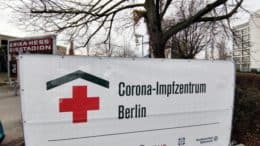 Corona-Impfzentrum Berlin - Deutsches Rotes Kreuz - Eika-Heß-Eisstadion - Müllerstraße - Berlin