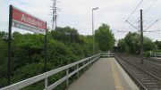 Autobahn Stadtbahn - KVB-Straßenbahnhaltestelle - Köln-Ostheim
