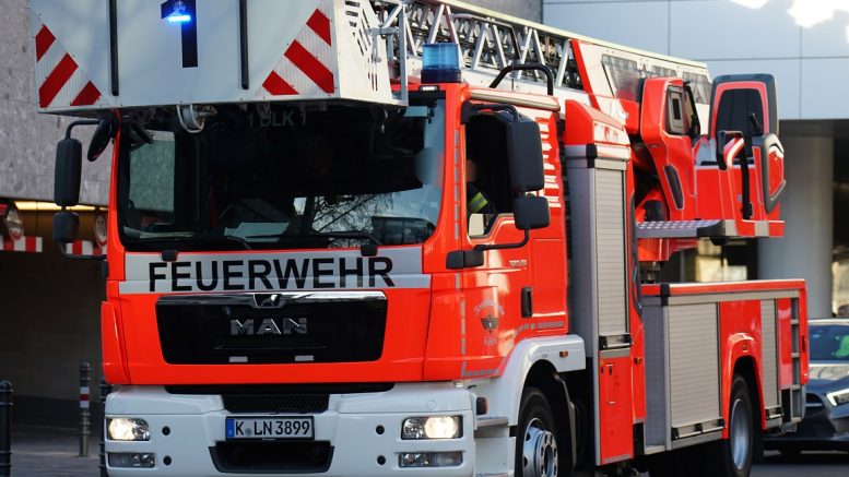 Feuerwehrauto - Feuerwache 1 - Agrippastraße - Köln-Altstadt-Süd