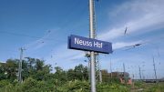 Neuss Hauptbahnhof - Haltestelle - Schild - Further Straße