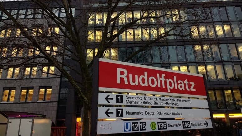 Rudolfplatz - KVB-Haltestelle - Straßenbahnschild - Köln-Altstadt